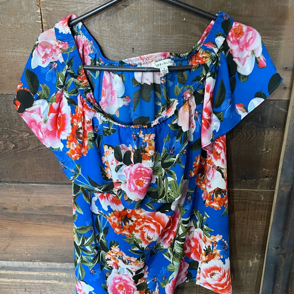 Rose & Olive Ruffled Cap Sleeve Blouse in Pink and Orange NWOT